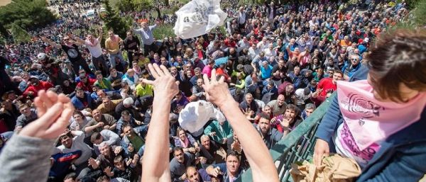 Pedrea de pan y queso en la romería de Santo Toribio