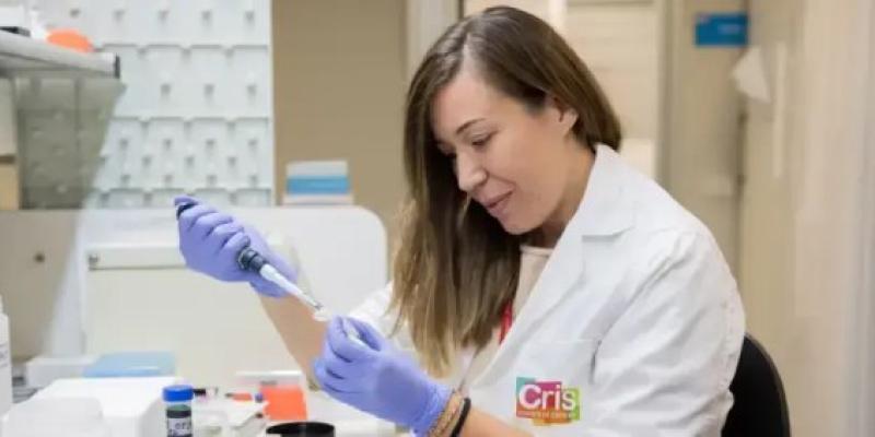 Investigadora de CRIS Contra el Cáncer