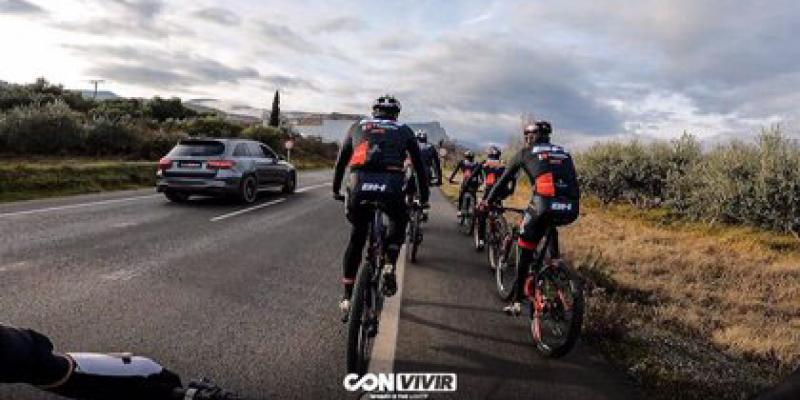 Carlos Coloma pide a los conductores recordar la distancia entre conductor y ciclista