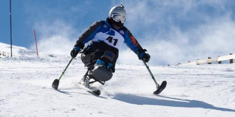 Esquí adaptado en descenso