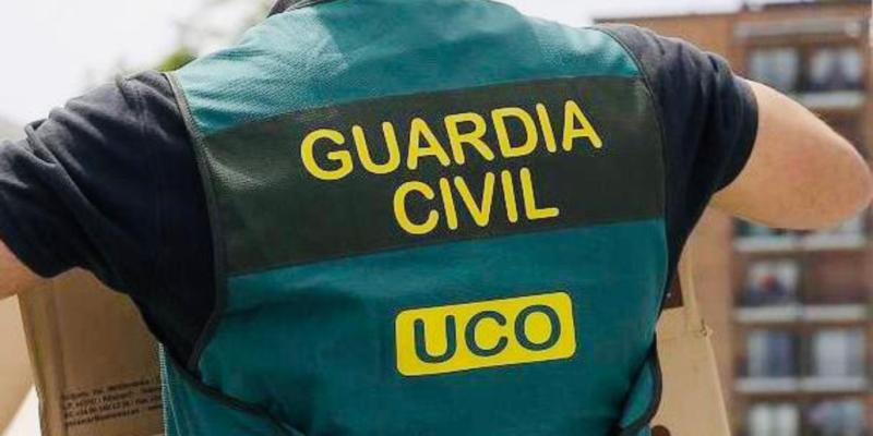 Guardia Civil UCO de espaldas