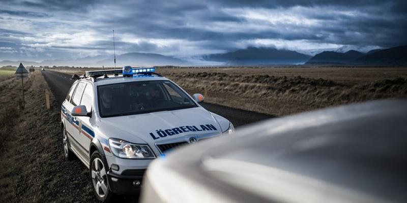 Coche de policía extranjero