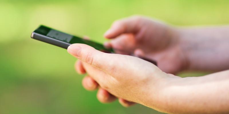 Alerta sobre la adicción de los adolescentes en las redes sociales