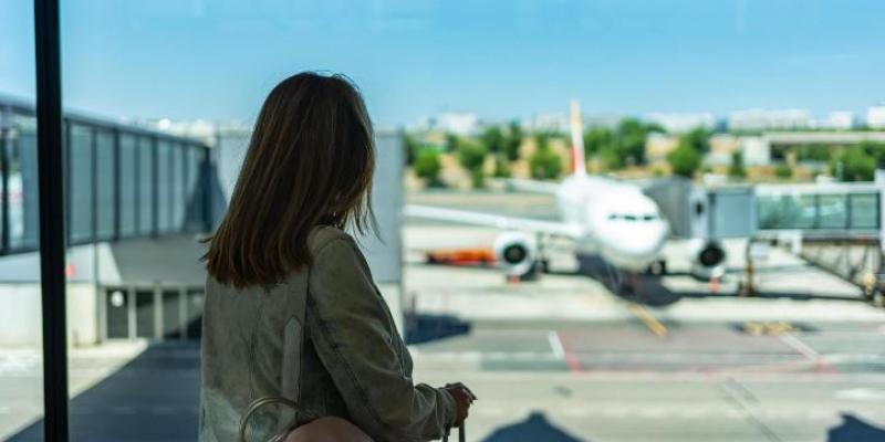 Chica en el aeropuerto
