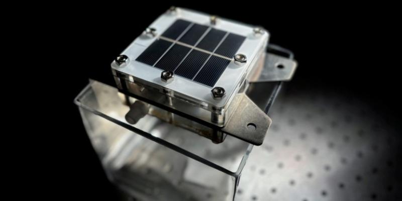 Una máquina que usa agua de mar para crear hidrógeno verde y agua potable