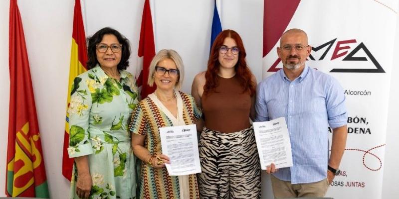 Firma del acuerdo para impulsar la igualdad económica entre hombres y mujeres de Alcorcón 