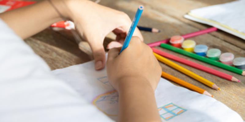 Andalucía invierte en educación y transporte