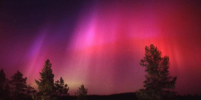 El fenómeno de las auroras boreales rosas