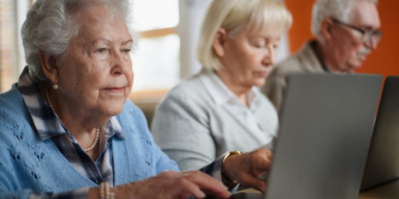 Disminución de la brecha digital entre los mayores