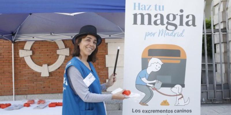 Madrid insta a sus ciudadanos a recoger los excrementos de sus mascotas