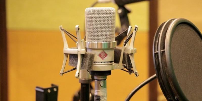 Micrófono del estudio de doblaje 