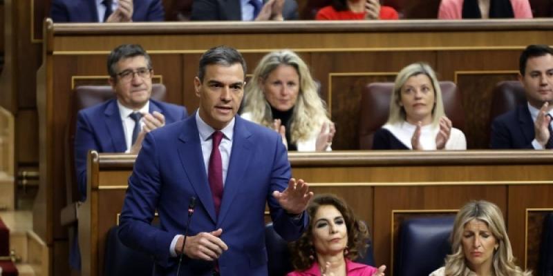 Sánchez desde su escaño en la última sesión de control al Gobierno en el Congreso | Foto de Congreso de los Diputados