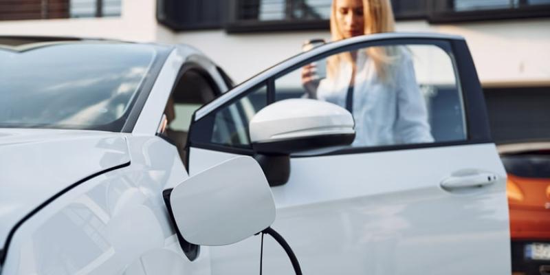 Plan para avanzar en los coches eléctricos