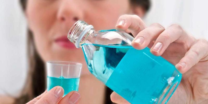 Los expertos advierten del uso de los colutorios buscales