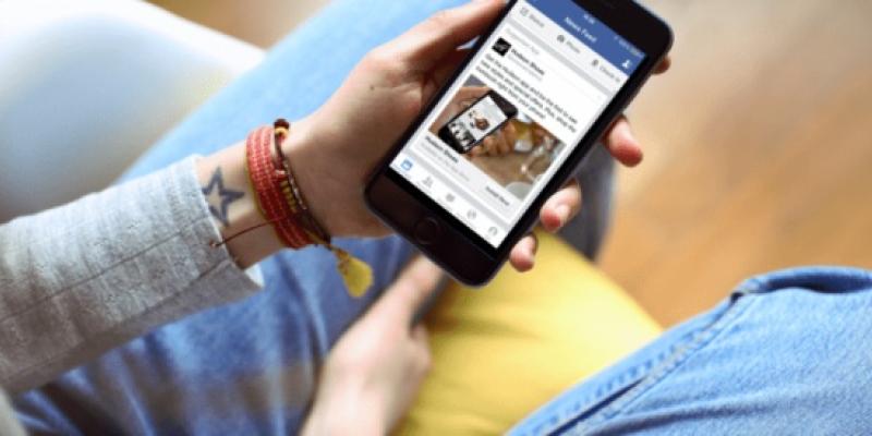 Aunque en auge, las compras en redes sociales generan desconfianza