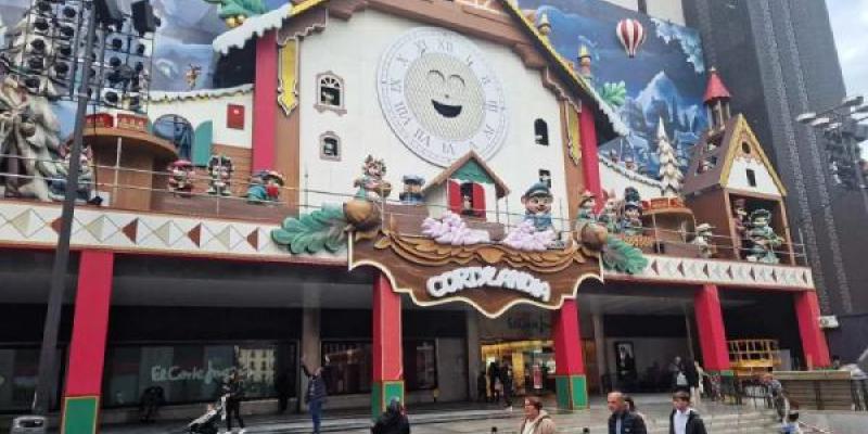 Fachada de Cortylandia 2024