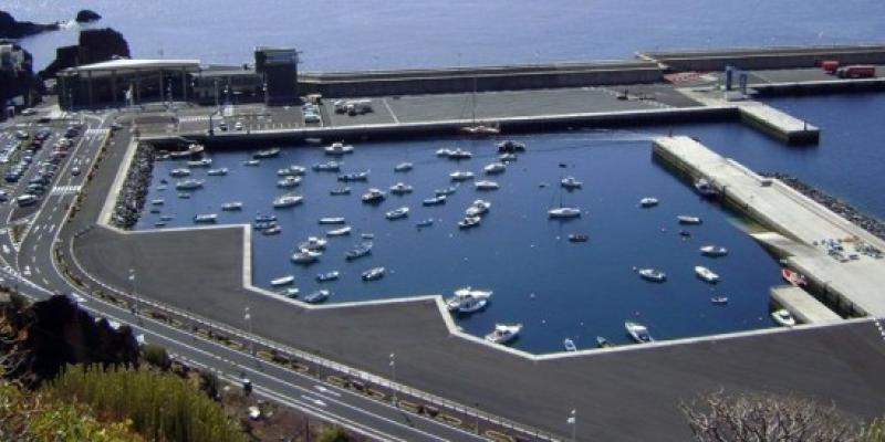 Puerto de la Estaca en el Hierro, donde el Gobierno de Canarias ha levantado un campamento extraordinario | Foto del Gobierno de Canarias