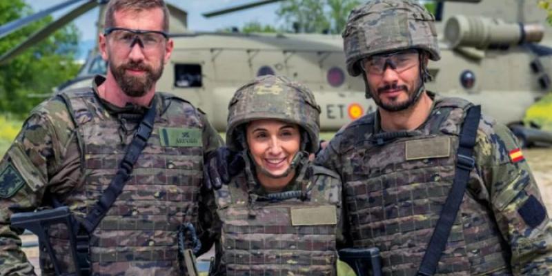 Carlos Arévalo, el primero por la izquierda 