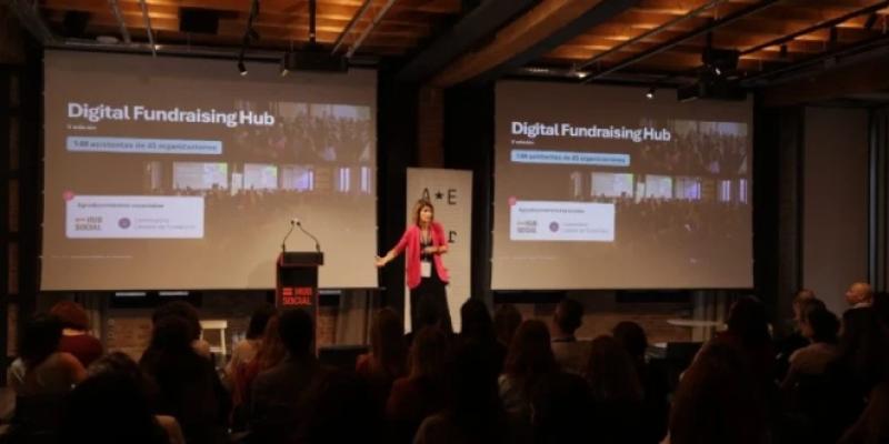 Glòria Oliver, presidenta de la AEFr durante el Digital Fundraising Hub 2025