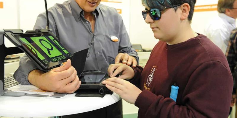 Las personas con discapacidad no cuentan con tecnología accesible