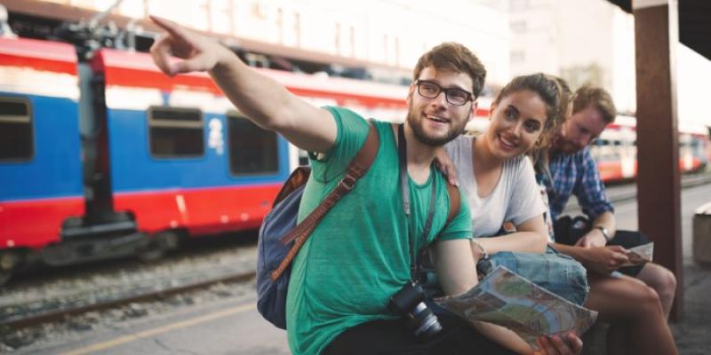 Jóvenes viajando por Europa con DiscoverEU