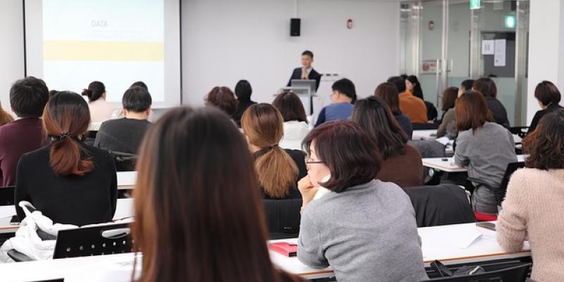 Charla sobre empresas españolas