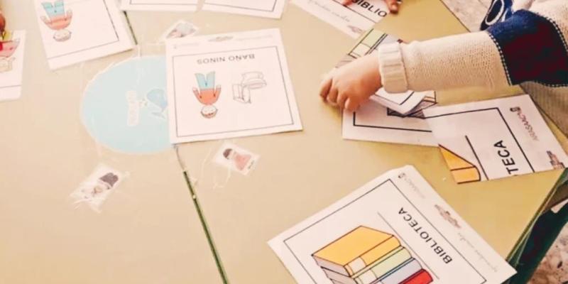 Niños en las escuelas visuales