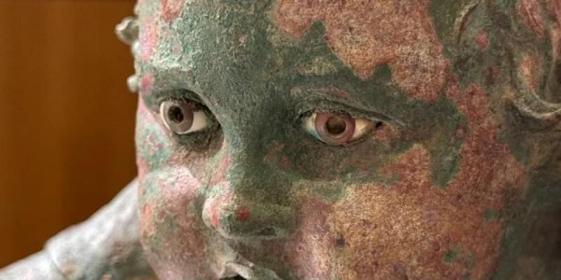 Detalle de una de las esculturas.