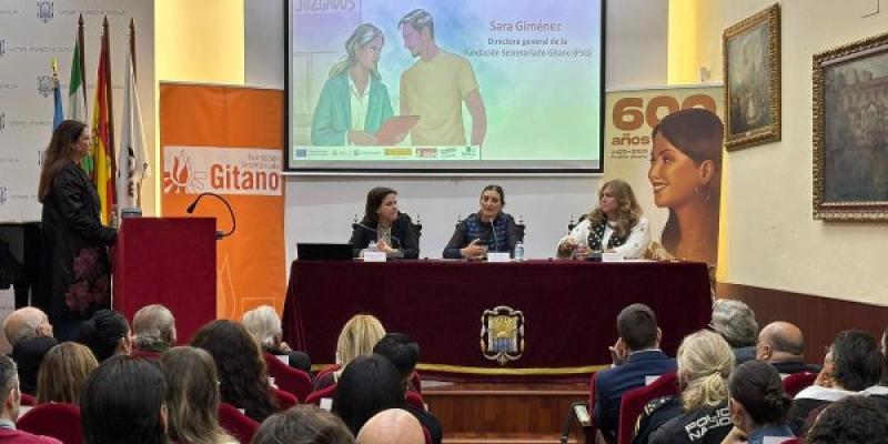 Sara Giménez, durante su intervención en el acto de presentación del informe 