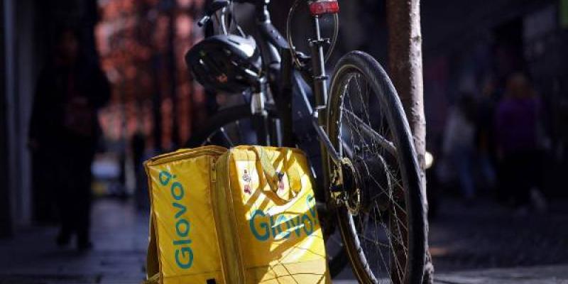 Un repartidor de Glovo en la calle