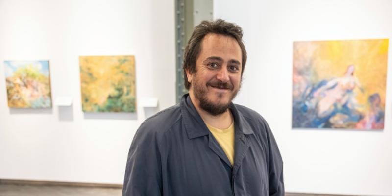Wences Lamas, con sus obras en la bienal 