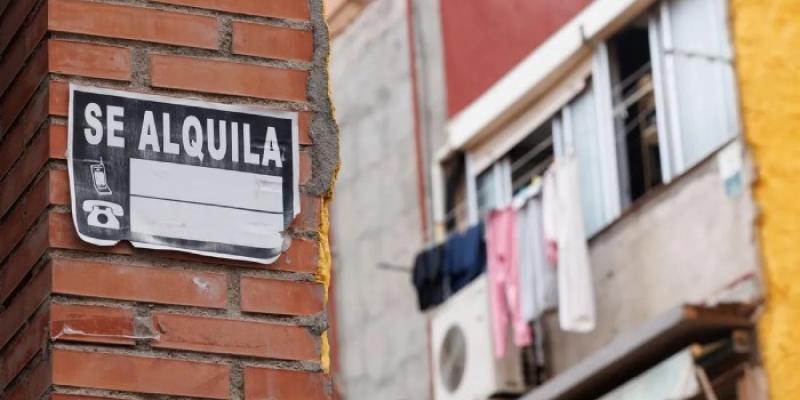 Un cartel de 'Se alquila'. 