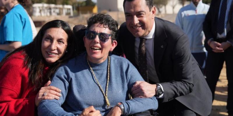 Juanma Moreno anuncia un aumento en prestaciones para las personas con discapacidad 