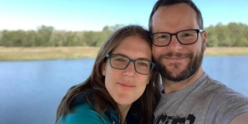 Katie y Alan Donegan, la pareja que ha conseguido adelantar su jubilación a los 35 y 40 años.