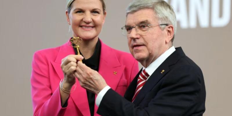 Kirsty Coventry con la llave del COI