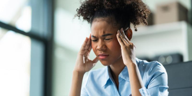 Las migrañas afectan más a las mujeres