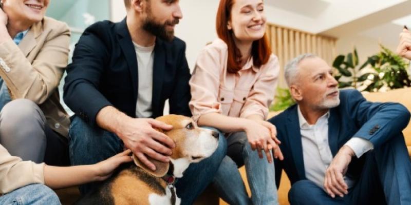 Empleados con una mascota en su empresa