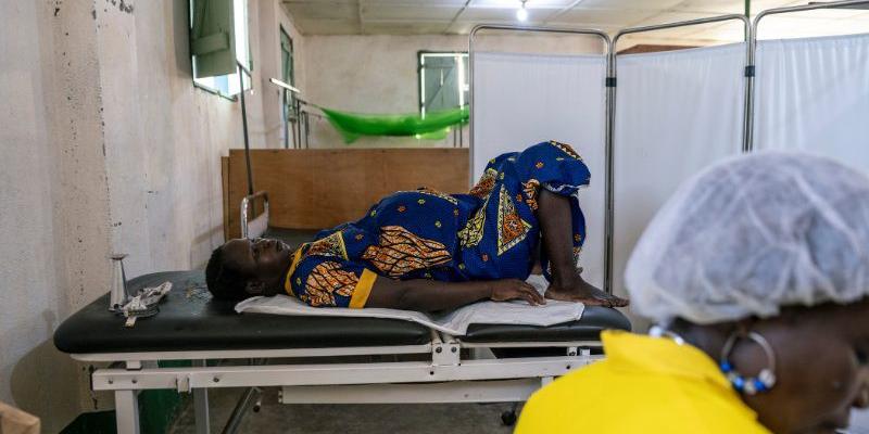 Honorine Dilyo, madre de diez hijos en República Centroafricana, nunca ha parido en un hospital por barreras lingüísticas y falta de dinero. 