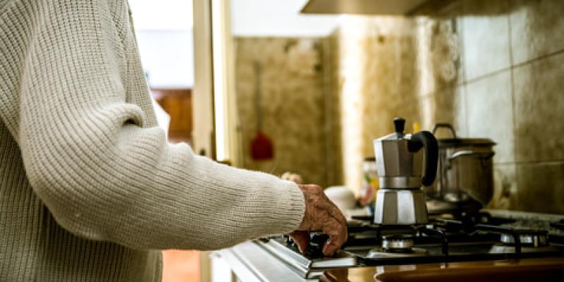 La violencia entre las mujeres mayores aumenta