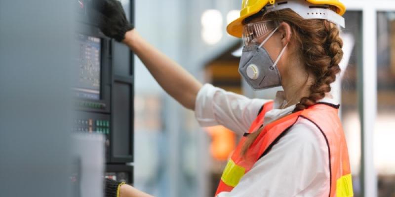 Así son los riesgos laborales de las mujeres