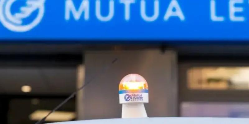 Mutua Levante apuesta por la seguridad vial de la baliza inteligente