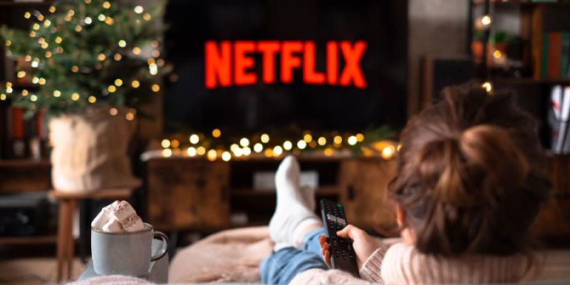 Persona viendo Netflix