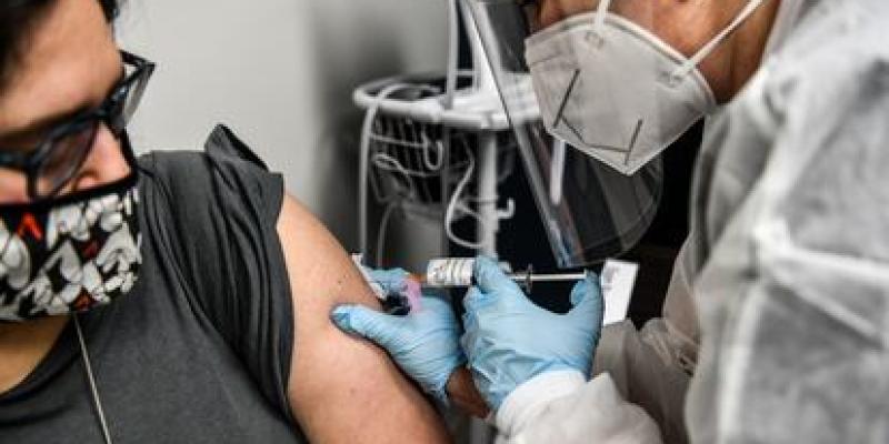 Nuevas vacunas contra la variante nueva del covid