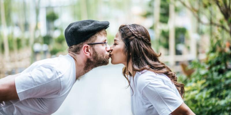 Cuál es el origen del beso