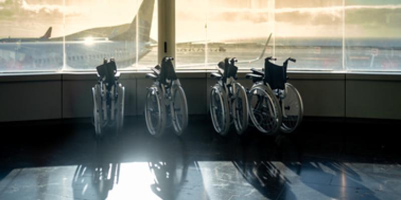 Viajar en avión para las personas con discapacidad