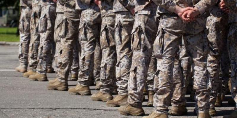 Los militares en España escasean