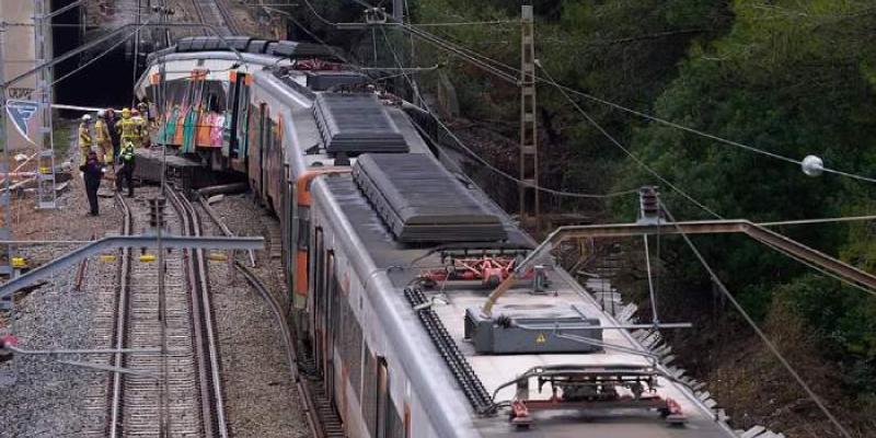 El tren de Rodalies accidentado en Gelida (Barcelona).