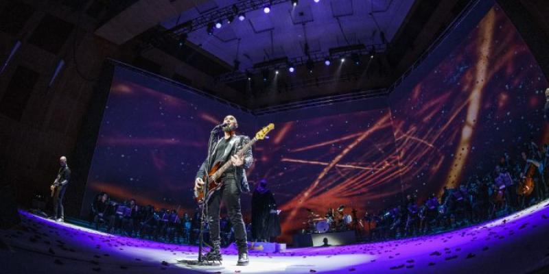 Carlos Escobedo, cantante de Sôber, en concierto