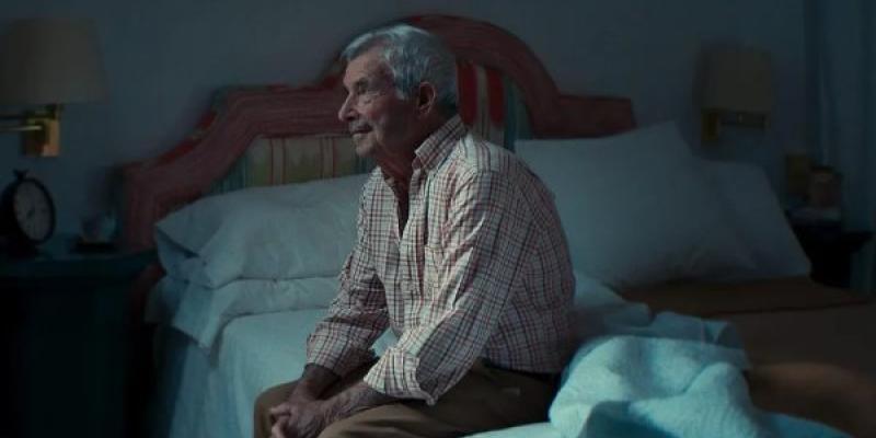 Padre del guitarrista de la canción que habla sobre la soledad en mayores