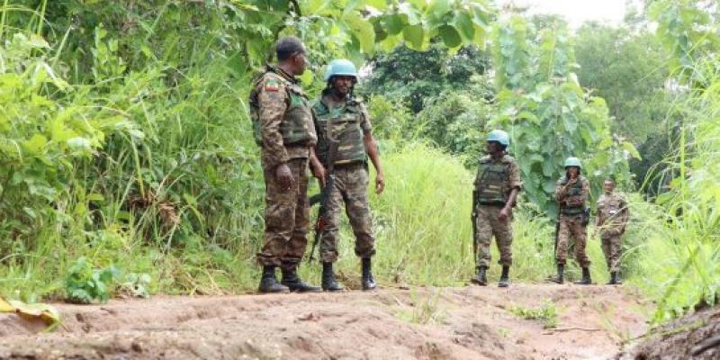 Fuerzas de paz patrullan en Tambura, en el suroeste de Sudán del Sur.